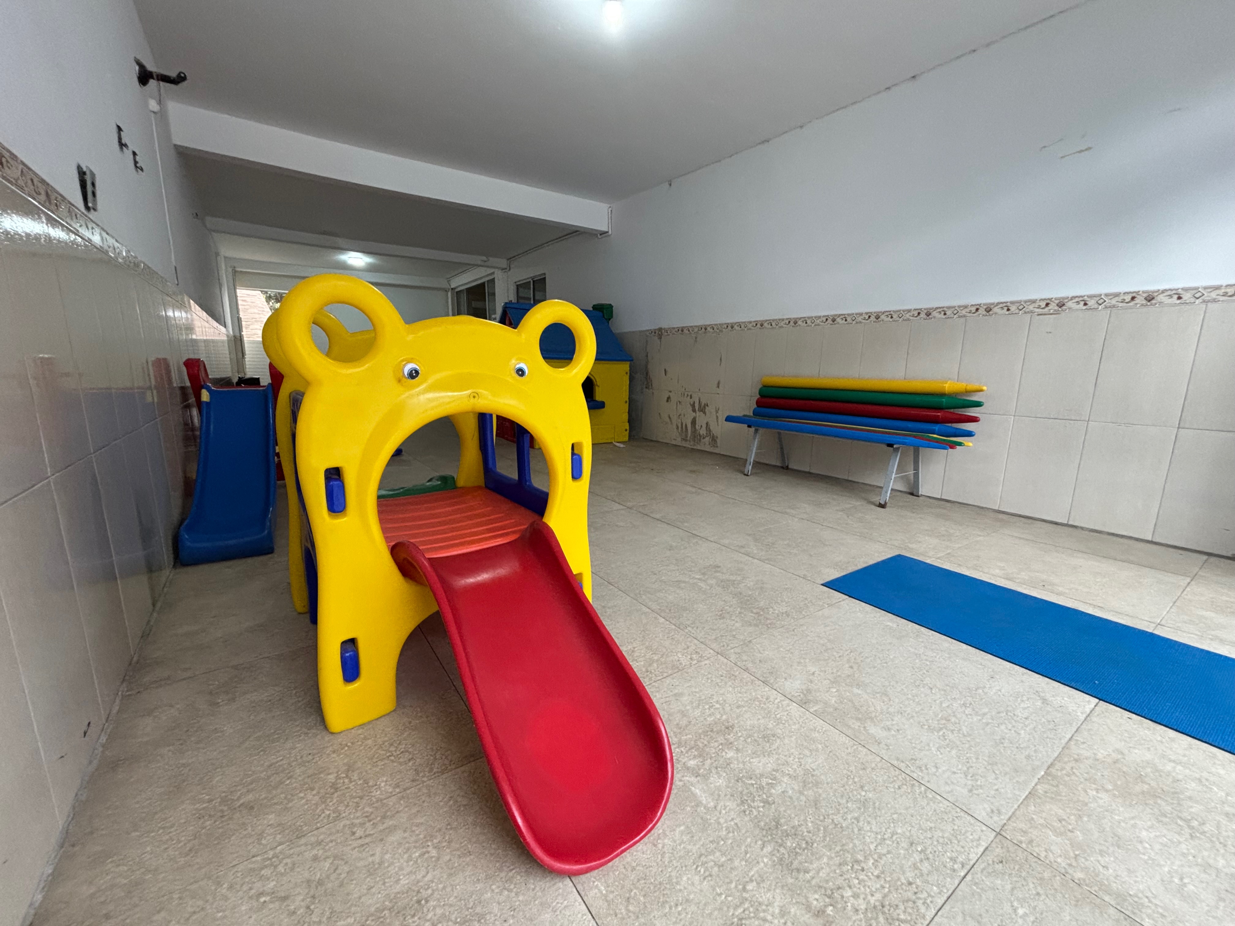 Casa comercial e residencial à venda nas Três Vendas, Pelotas - 271m², 3 quartos (sendo 1 suíte), amplo pátio e com ótimo potencial. - 15