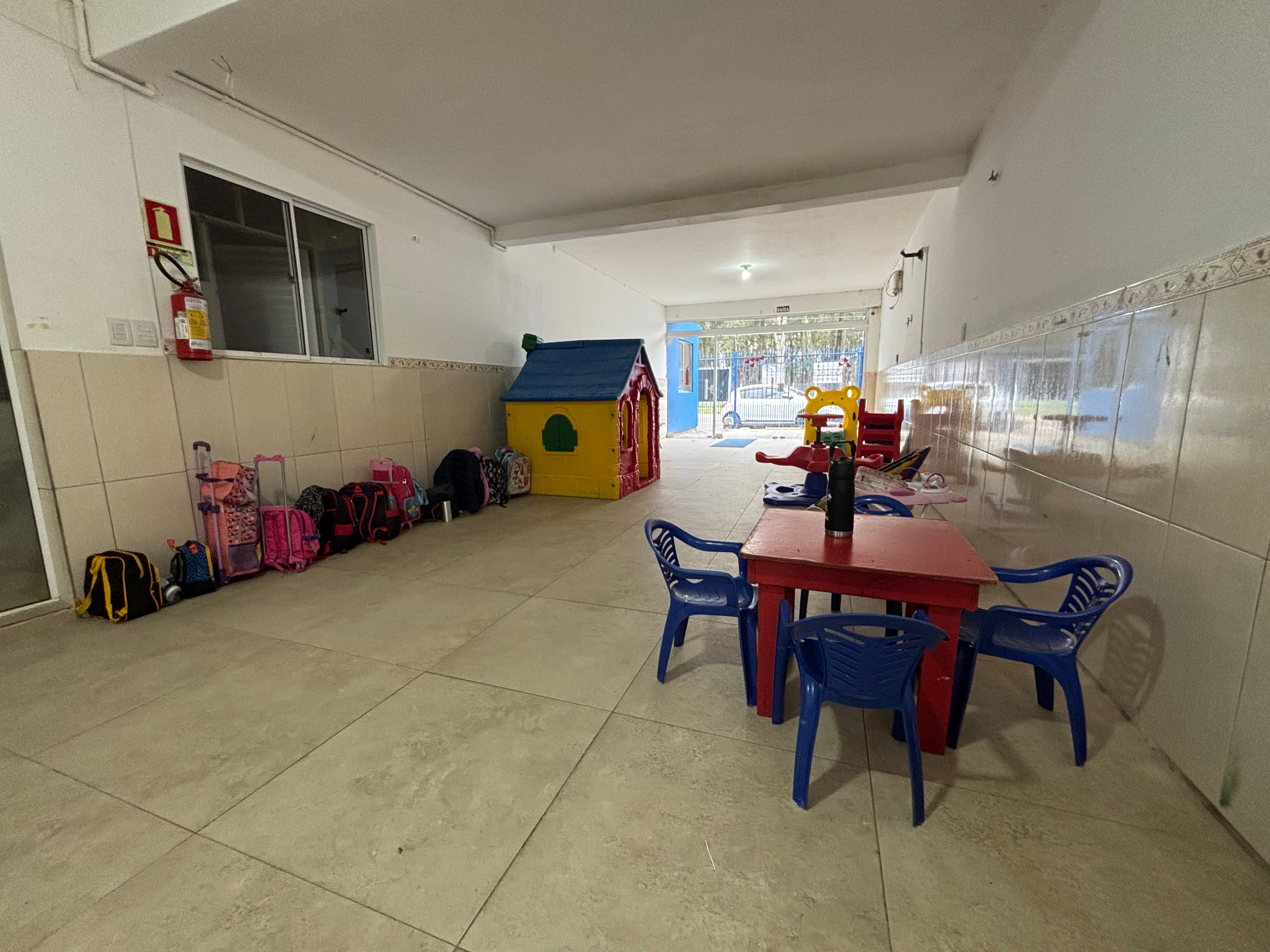 Casa comercial e residencial à venda nas Três Vendas, Pelotas - 271m², 3 quartos (sendo 1 suíte), amplo pátio e com ótimo potencial. - 17