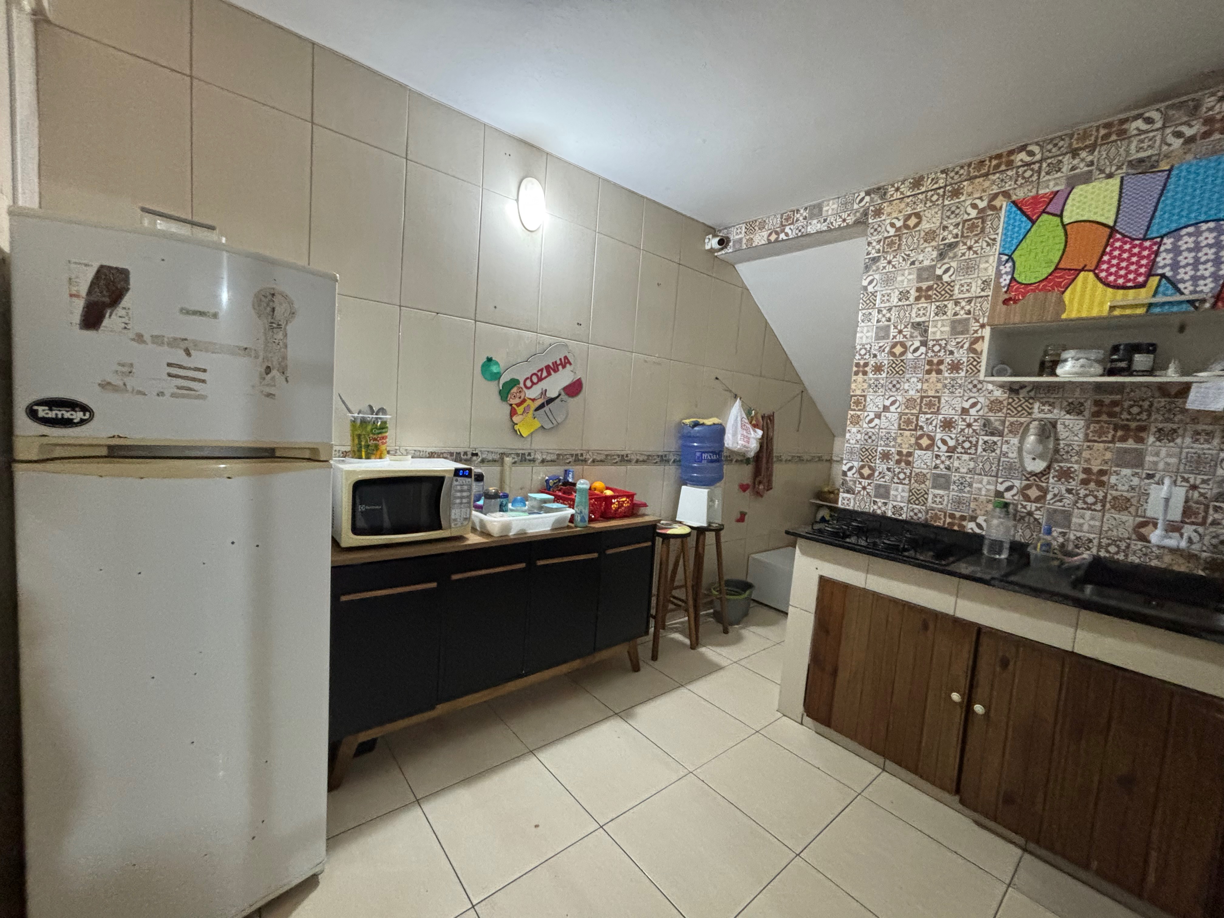 Casa comercial e residencial à venda nas Três Vendas, Pelotas - 271m², 3 quartos (sendo 1 suíte), amplo pátio e com ótimo potencial. - 6