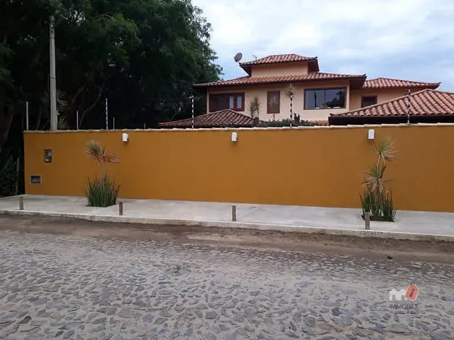 Casa com 1000m² 5 quartos e 1 banheiro, à venda, no bairro Marina em Armação dos Búzios