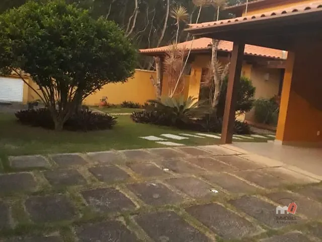 Casa com 1000m² 5 quartos e 1 banheiro, à venda, no bairro Marina em Armação dos Búzios