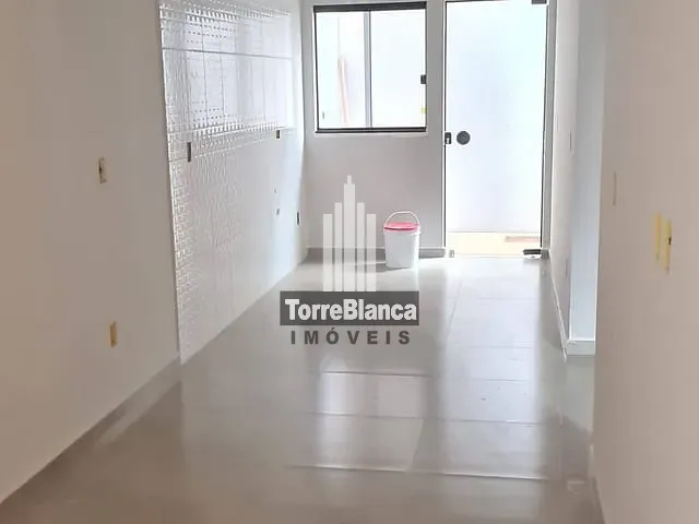 Casa com 111m² 2 quartos e 1 banheiro, à venda, no bairro Periquitos em Ponta Grossa