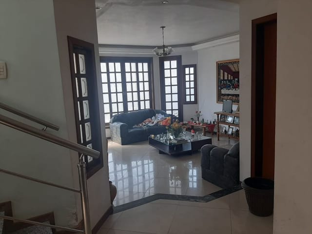 Casa com 252m² 4 quartos e 2 banheiros, à venda, no bairro Urbanova II em São José dos Campos