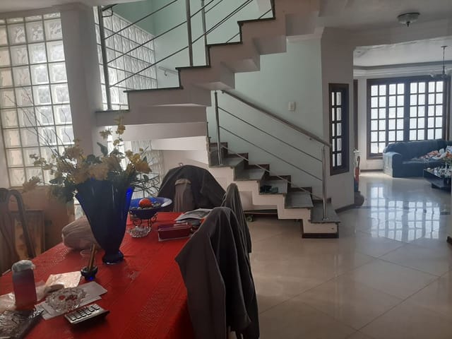 Casa com 252m² 4 quartos e 2 banheiros, à venda, no bairro Urbanova II em São José dos Campos