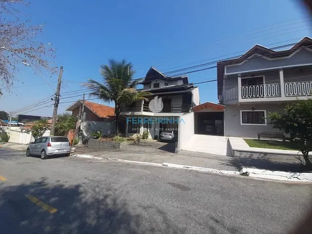 Casa com 252m² 4 quartos e 2 banheiros, à venda, no bairro Urbanova II em São José dos Campos