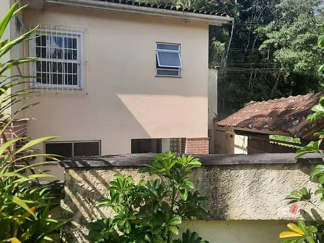 Casa 3 quartos e 3 banheiros, à venda, no bairro Fazenda Inglesa em Petrópolis
