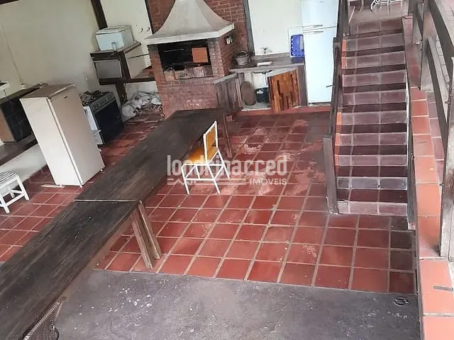 Casa com 470m² 4 quartos e 4 banheiros, à venda, no bairro San Remo em Londrina