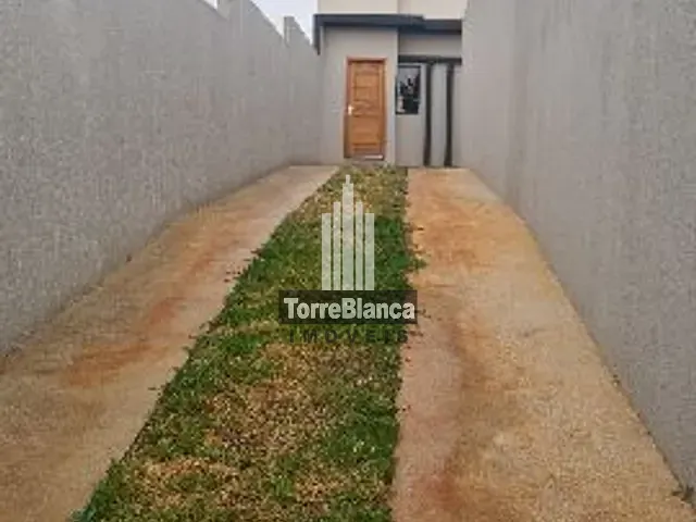 Casa com 111m² 2 quartos e 1 banheiro, à venda, no bairro Periquitos em Ponta Grossa