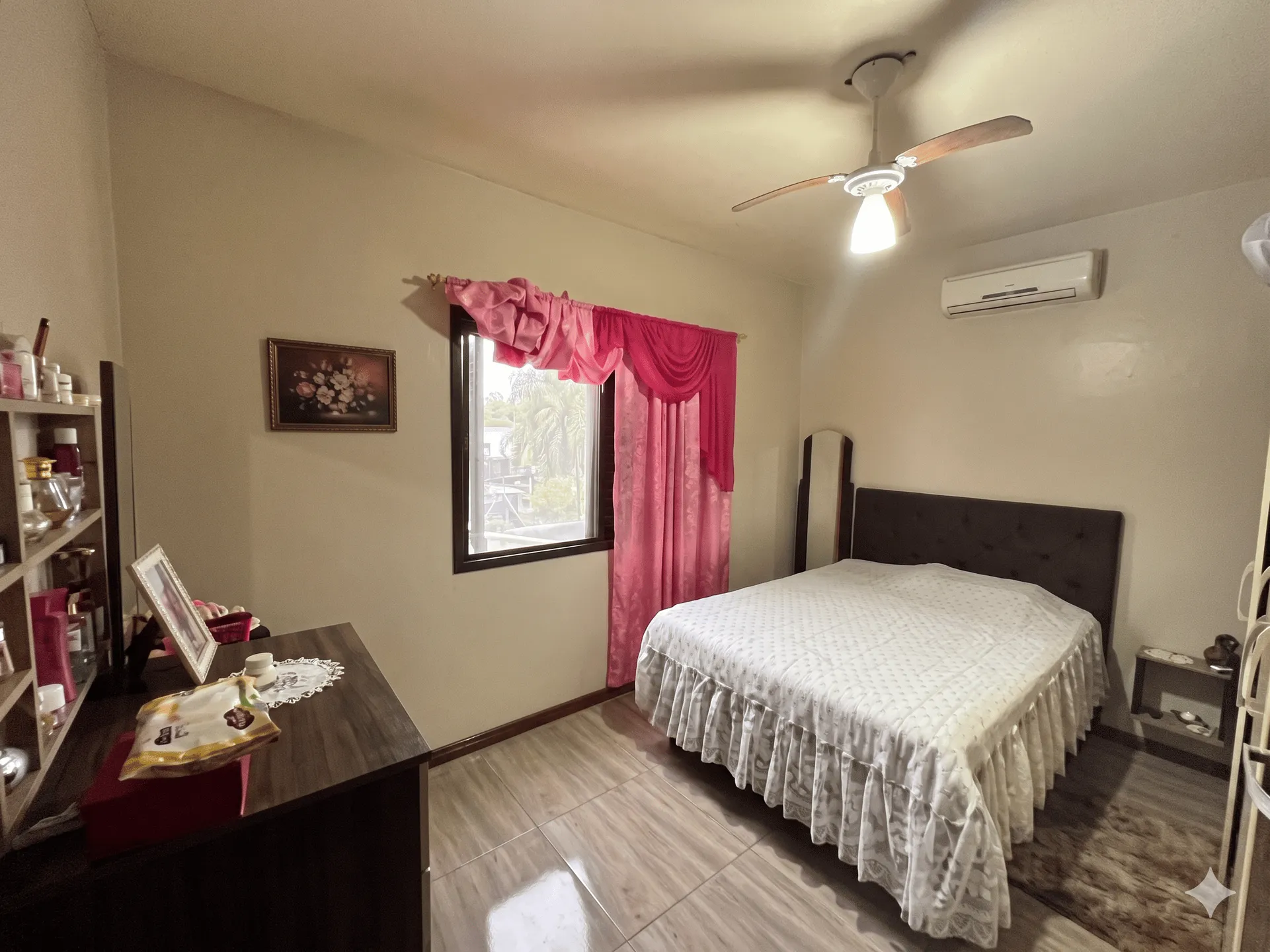 Casa à venda na Vila Princesa, Três Vendas - 161 m², 2 quartos, churrasqueira, ótima posição solar e amplo pátio. - 8