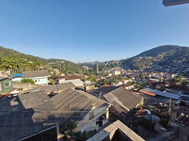 Casa com 300m² 3 quartos e 1 banheiro, à venda, no bairro Mosela em Petrópolis