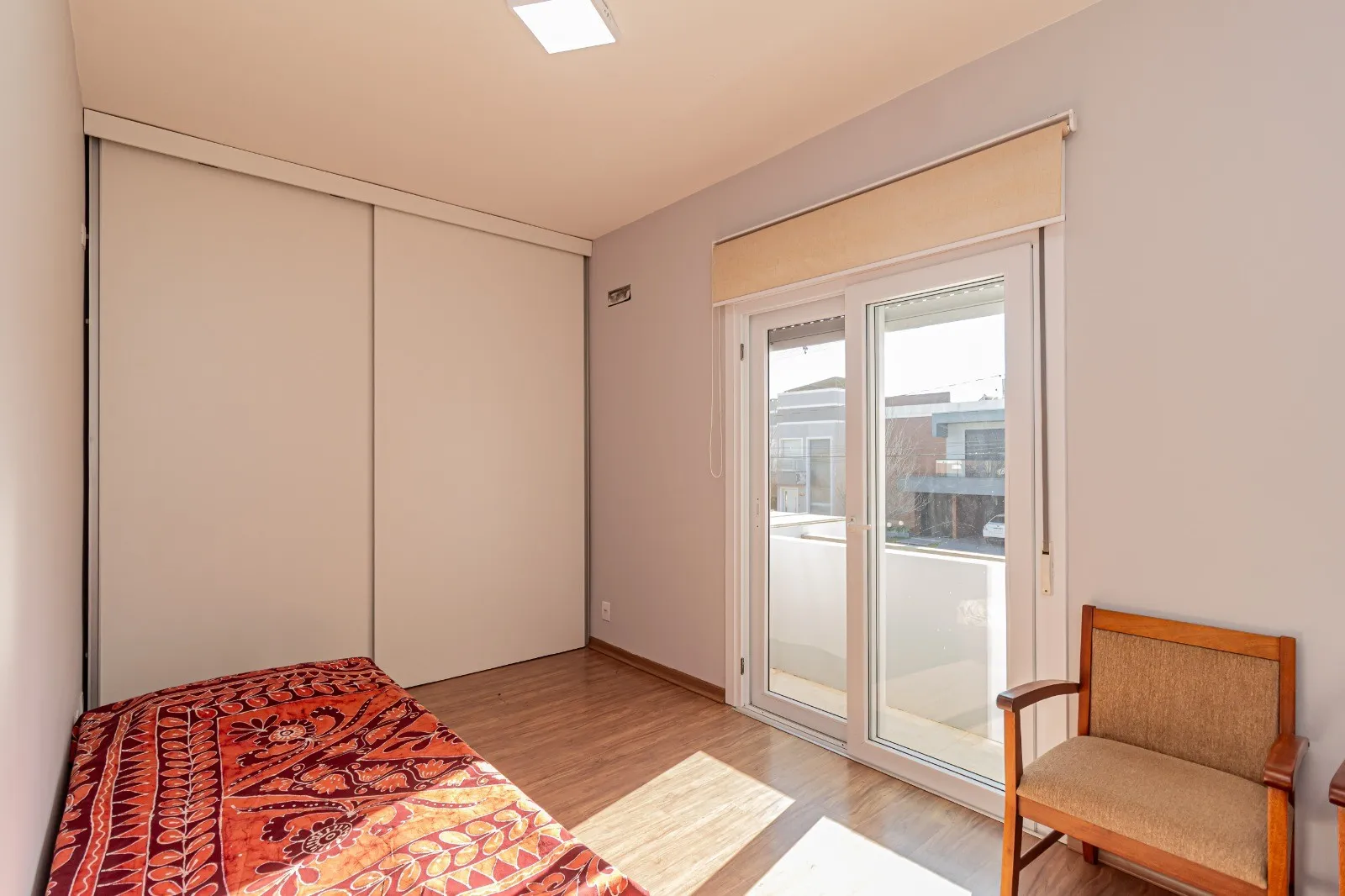 Casa alto padrão à venda no Veredas, Laranjal - 229m², 3 quartos (sendo 2 suítes), móveis planejados, lareira e com fundo para o lago. - 15