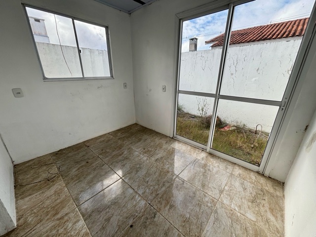 Casa com 185m² 2 quartos e 1 banheiro, à venda, no bairro Areal em Pelotas