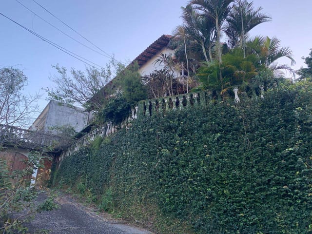 Casa com 476m² 3 quartos e 3 banheiros, à venda, no bairro Valparaíso em Petrópolis