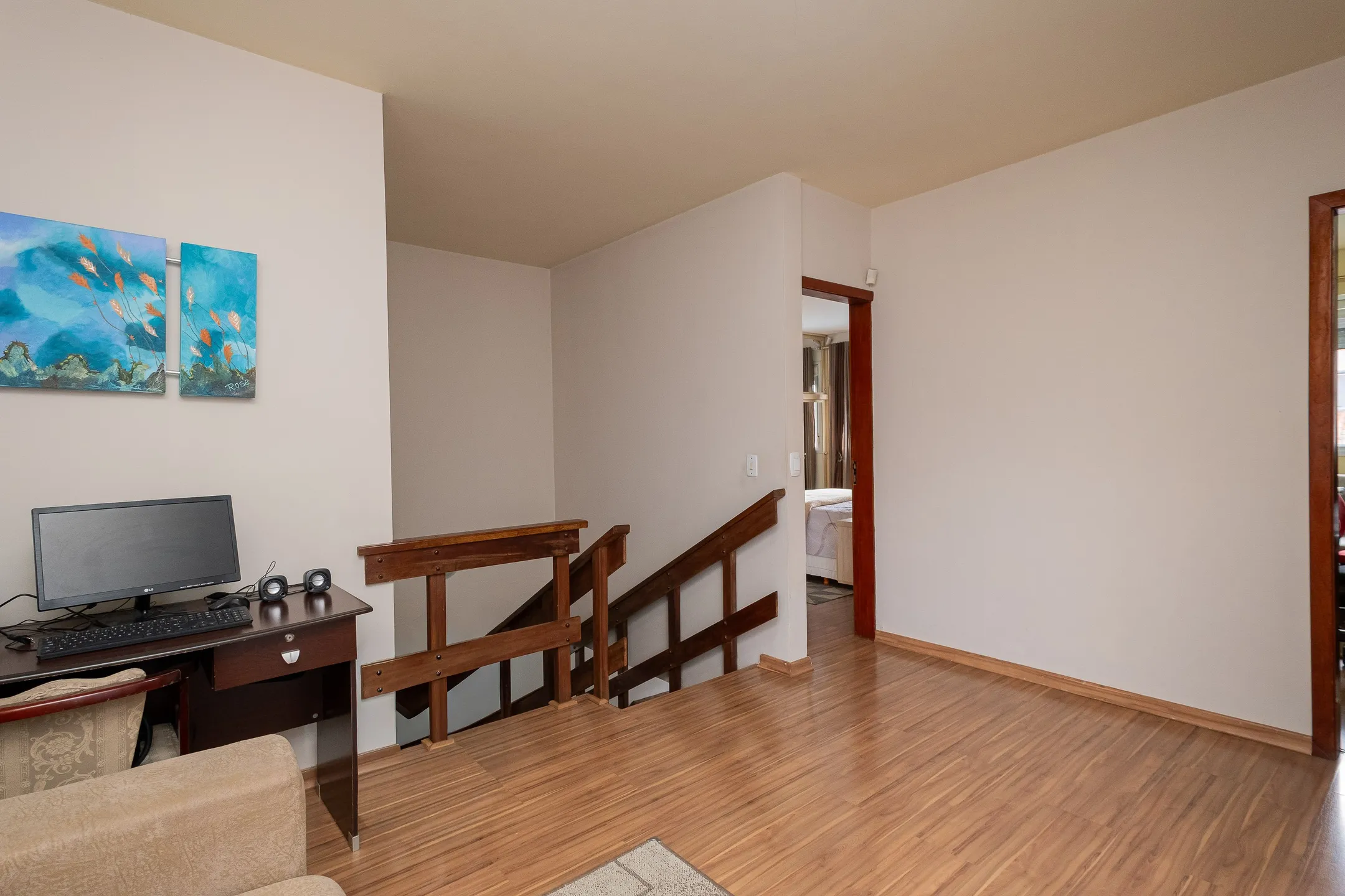 Casa à venda na Colina do Sol, Pelotas - 229 m², 3 quartos (sendo 1 suíte), cozinha planejada, lareira e espaço gourmet com piscina. - 11