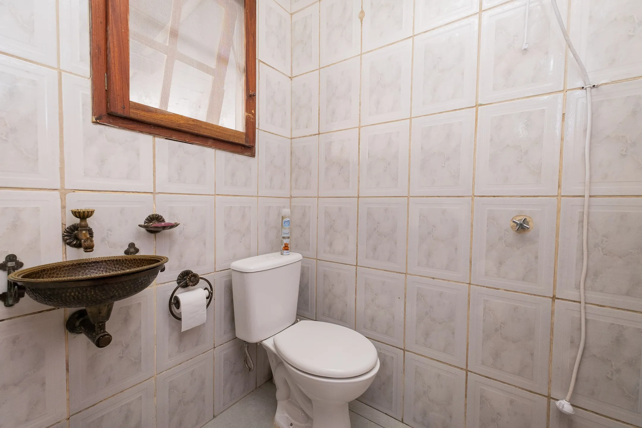 Casa à venda na Colina do Sol, Pelotas - 229 m², 3 quartos (sendo 1 suíte), cozinha planejada, lareira e espaço gourmet com piscina. - 31
