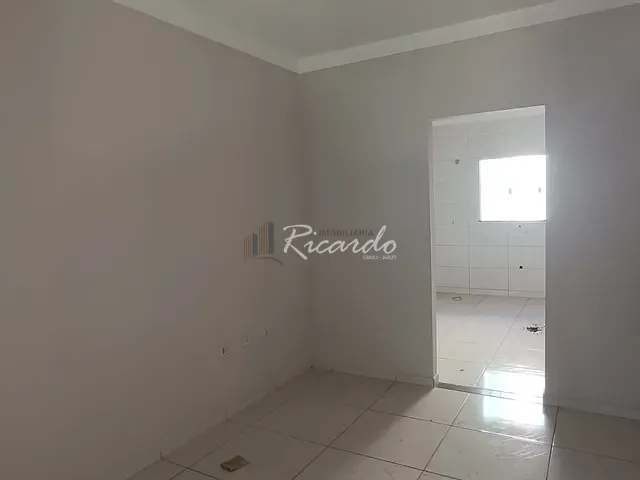 Casa com 150m² 2 quartos e 1 banheiro, à venda, no bairro Jardim Santa Alice em Arapongas
