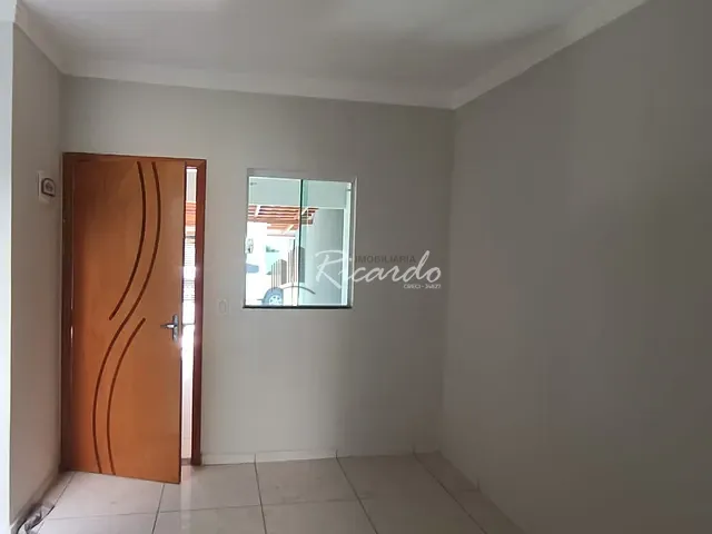 Casa com 150m² 2 quartos e 1 banheiro, à venda, no bairro Jardim Santa Alice em Arapongas