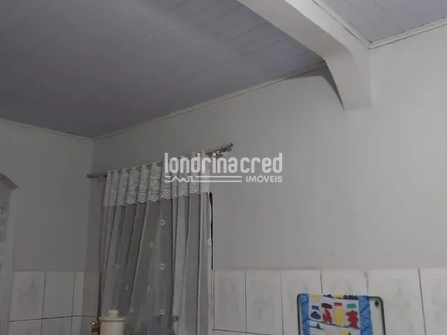 Casa com 250m² 2 quartos e 2 banheiros, à venda, no bairro Conjunto Habitacional Saltinho em Londrina