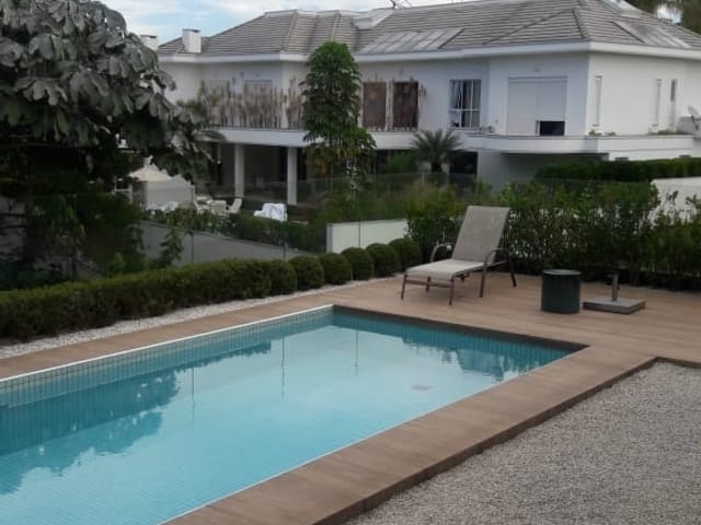 Casa com 424m² 4 quartos e 5 banheiros, à venda, no bairro Alphaville em Santana de Parnaíba