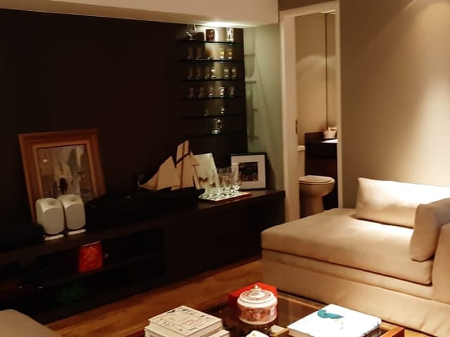 Casa com 424m² 4 quartos e 5 banheiros, à venda, no bairro Alphaville em Santana de Parnaíba