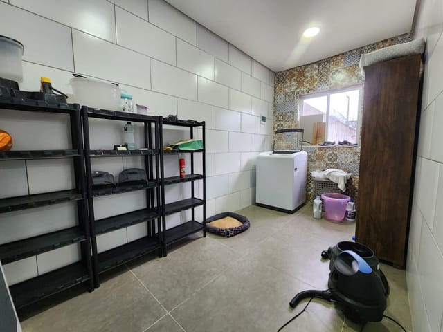 Casa 4 quartos e 3 banheiros, à venda, no bairro Laranjal em Pelotas