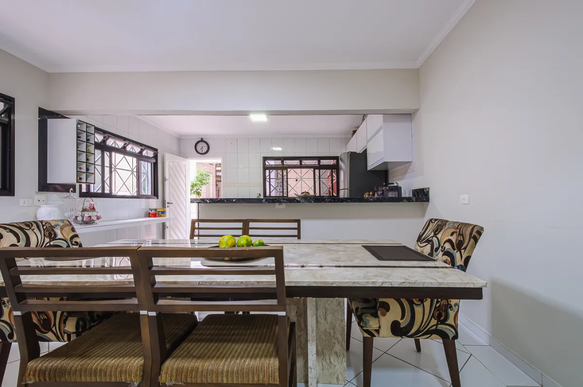 Casa para venda em Vila Paiva com 3 quartos, sendo 1 suíte, 185m²