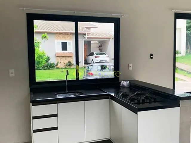 Casa com 180m² 2 quartos e 3 banheiros, à venda, no bairro Vila Prado em Pindamonhangaba
