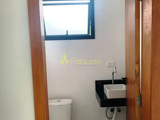 Casa com 180m² 2 quartos e 3 banheiros, à venda, no bairro Vila Prado em Pindamonhangaba
