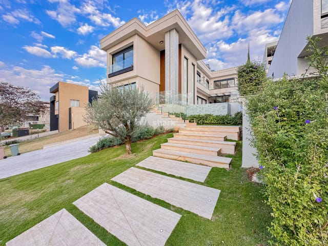Casa com 553m² 5 quartos e 7 banheiros, à venda, no bairro Alphaville em Santana de Parnaíba