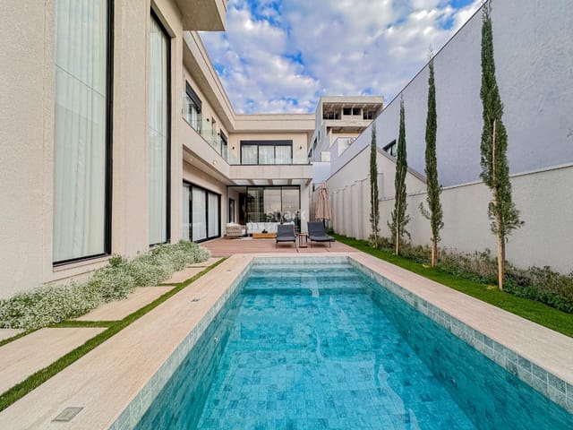 Casa com 553m² 5 quartos e 7 banheiros, à venda, no bairro Alphaville em Santana de Parnaíba
