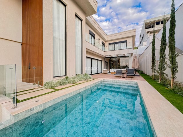 Casa com 553m² 5 quartos e 7 banheiros, à venda, no bairro Alphaville em Santana de Parnaíba