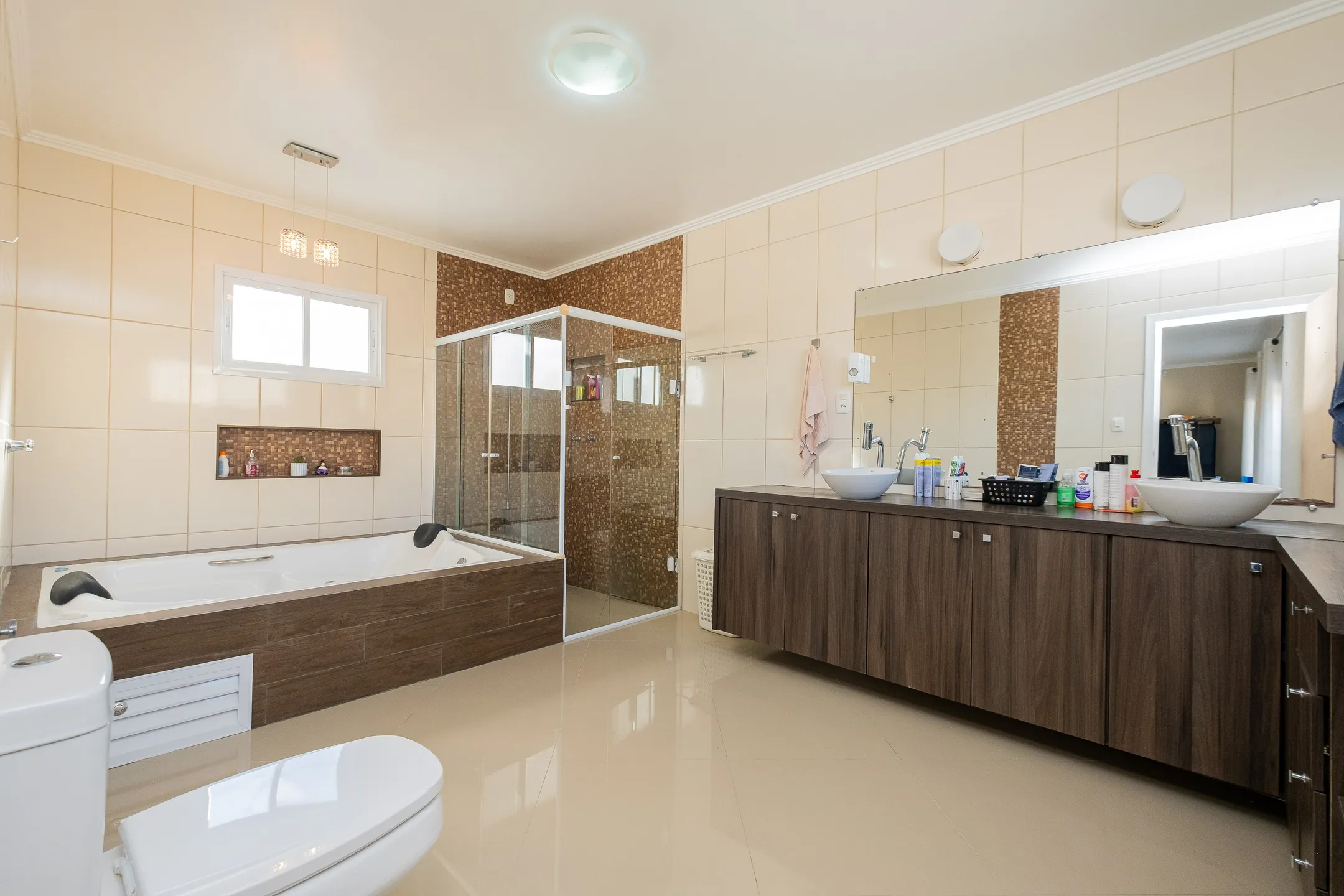 Casa de Alto Padrão no Fragata com Piscina Aquecida, Placas Solares e 4 Dormitórios - 14