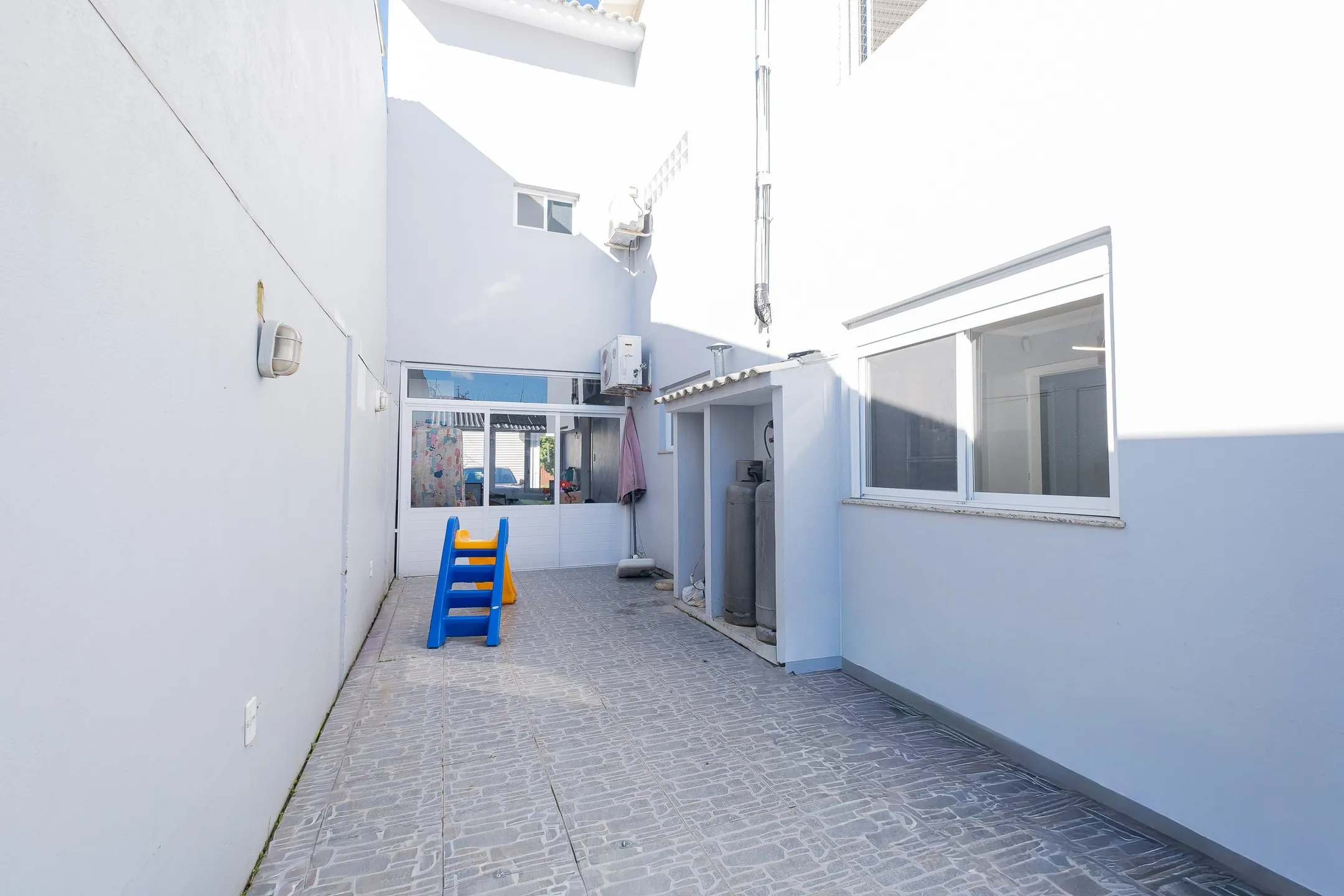 Casa de Alto Padrão no Fragata com Piscina Aquecida, Placas Solares e 4 Dormitórios - 21