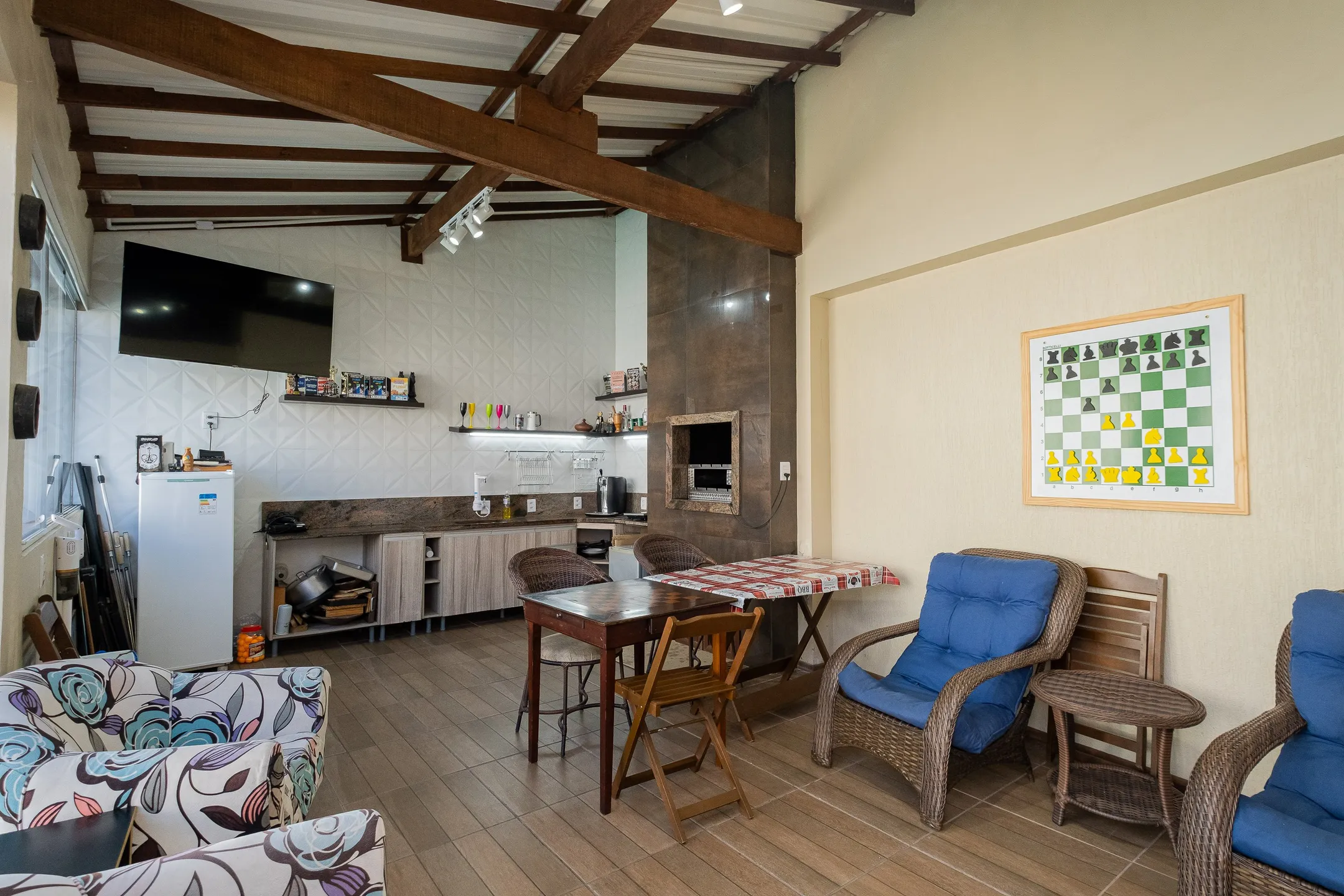 Casa de Alto Padrão no Fragata com Piscina Aquecida, Placas Solares e 4 Dormitórios - 24