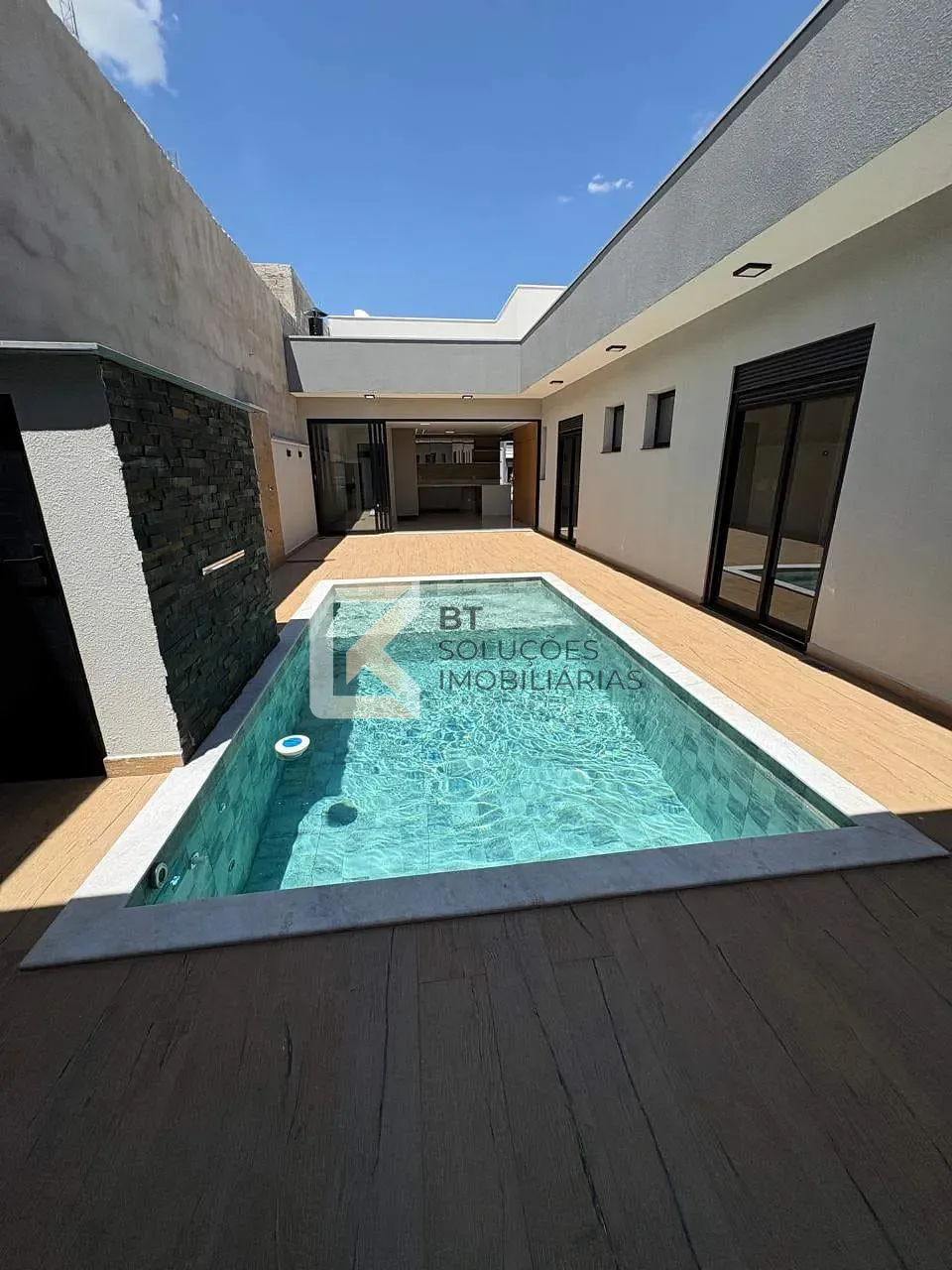 Casa, 3 quartos, 203 m² - Foto 1