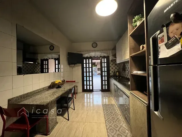 Casa com 240m² 3 quartos e 3 banheiros, à venda, no bairro Jardim Maria Cândida em Caçapava