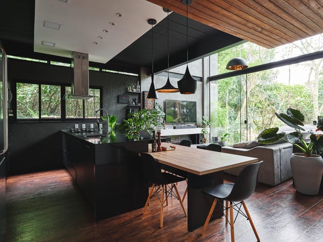 Casa com 650m² 3 quartos e 1 banheiro, à venda, no bairro Quarteirão Ingelheim em Petrópolis