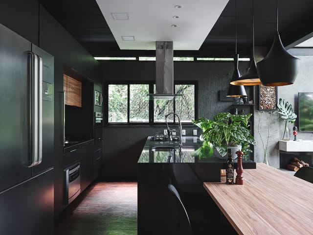 Casa com 650m² 3 quartos e 1 banheiro, à venda, no bairro Quarteirão Ingelheim em Petrópolis