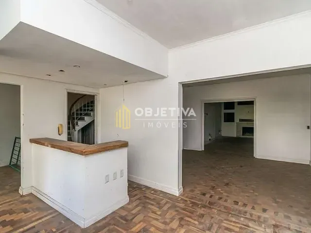 Casa 4 quartos e 4 banheiros, à venda ou para alugar, no bairro Petrópolis em Porto Alegre