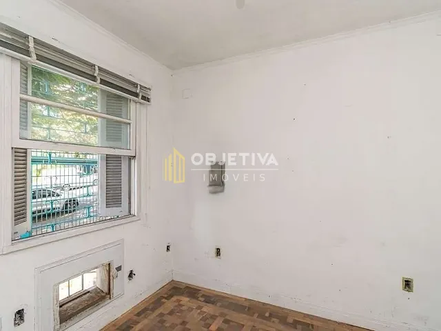 Casa 4 quartos e 4 banheiros, à venda ou para alugar, no bairro Petrópolis em Porto Alegre
