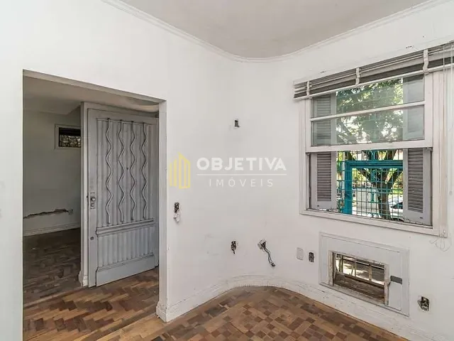 Casa 4 quartos e 4 banheiros, à venda ou para alugar, no bairro Petrópolis em Porto Alegre