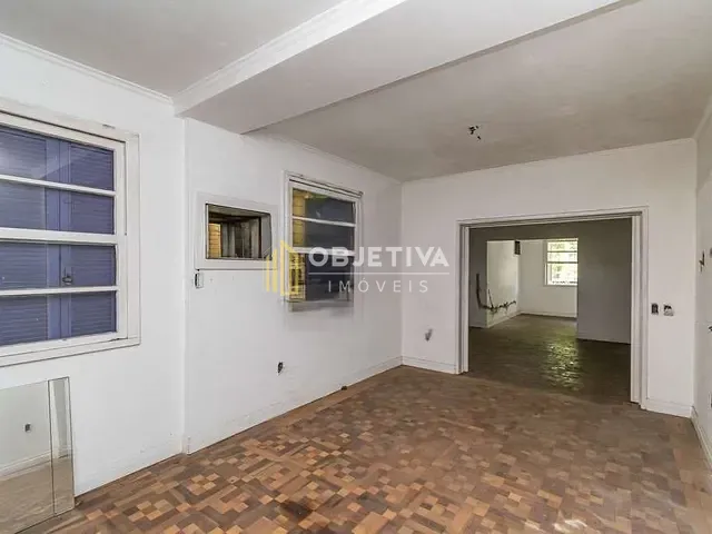 Casa 4 quartos e 4 banheiros, à venda ou para alugar, no bairro Petrópolis em Porto Alegre
