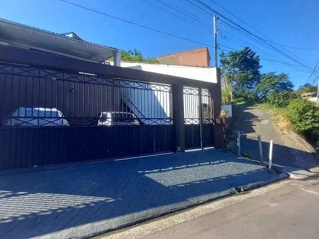 Casa com 245m² 2 quartos e 1 banheiro, à venda, no bairro Jardim Sao Luis em Santana de Parnaíba