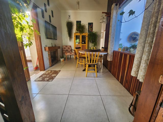 Casa com 300m² 2 quartos e 2 banheiros, à venda, no bairro Laranjal em Pelotas