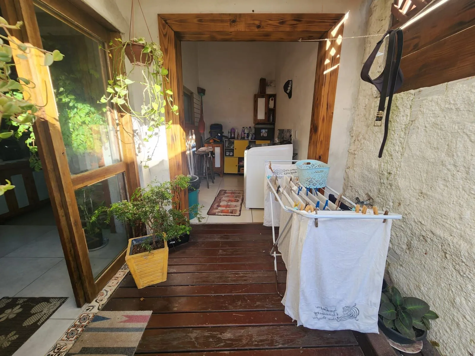 Casa à venda no Laranjal, Pelotas - 175 m², 2 quartos, lareira, amplo espaço gourmet com churrasqueira e pátio com piscina. - 17