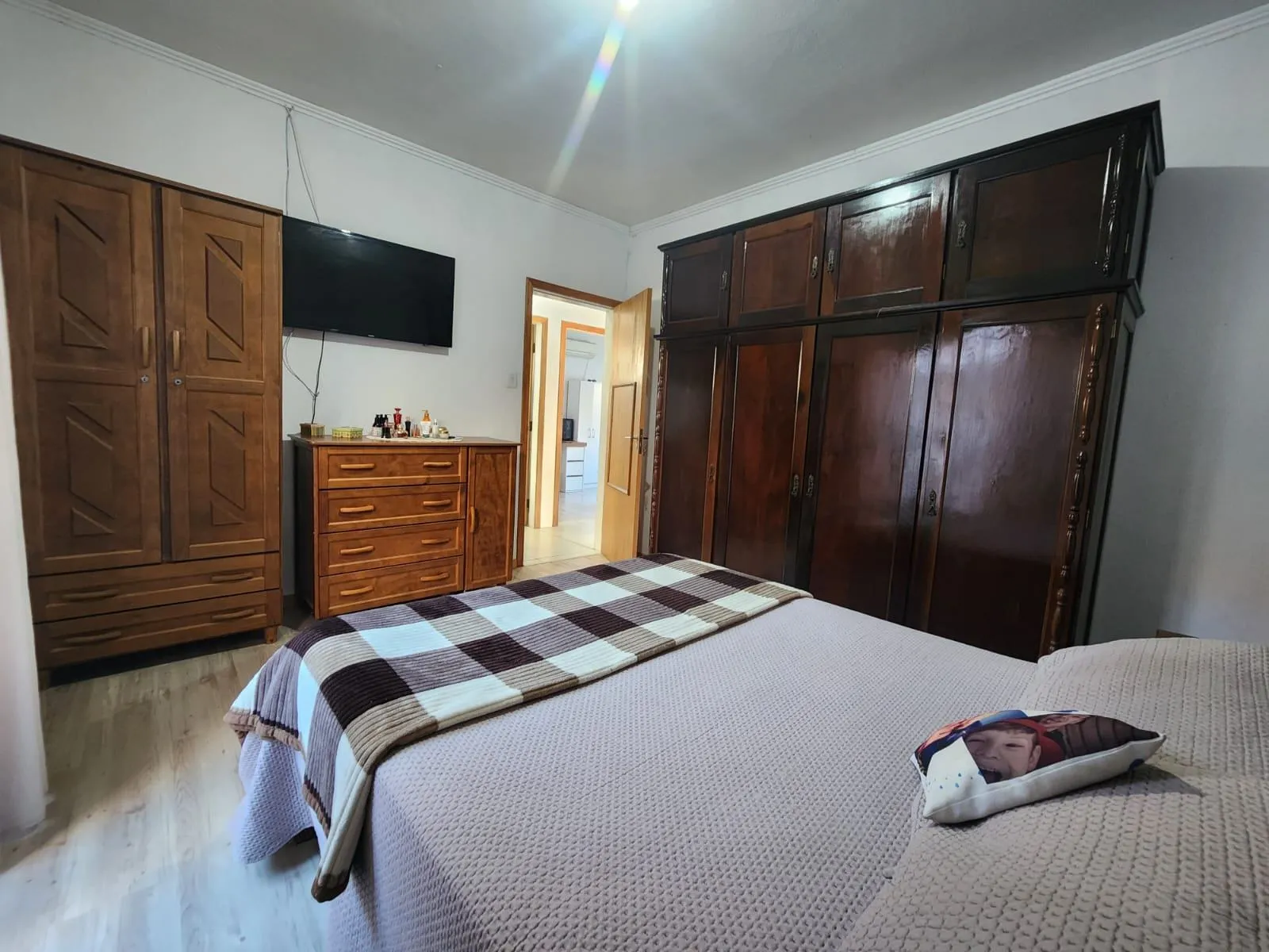 Casa à venda no Laranjal, Pelotas - 175 m², 2 quartos, lareira, amplo espaço gourmet com churrasqueira e pátio com piscina. - 9