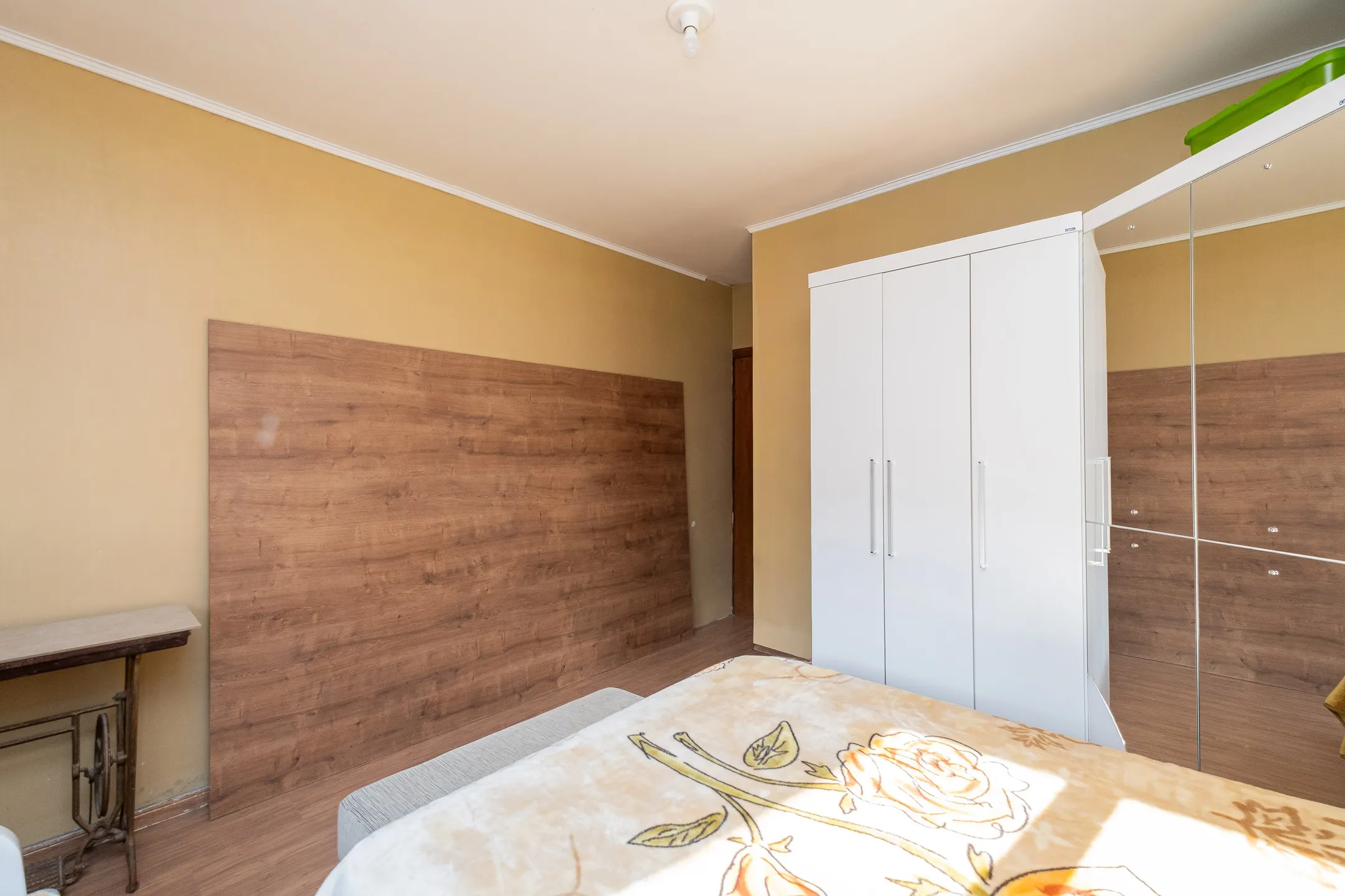 Casa à venda no Amarilis, Laranjal - 75 m², 3 quartos (sendo 1 suíte), móveis de alta qualidade, churrasqueira e 5 placas solares. - 10