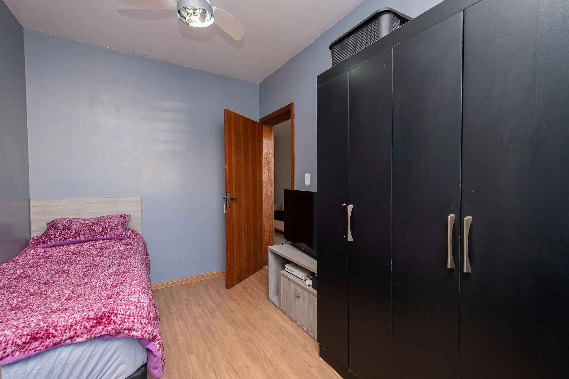 Casa à venda no Amarilis, Laranjal - 75 m², 3 quartos (sendo 1 suíte), móveis de alta qualidade, churrasqueira e 5 placas solares. - 6