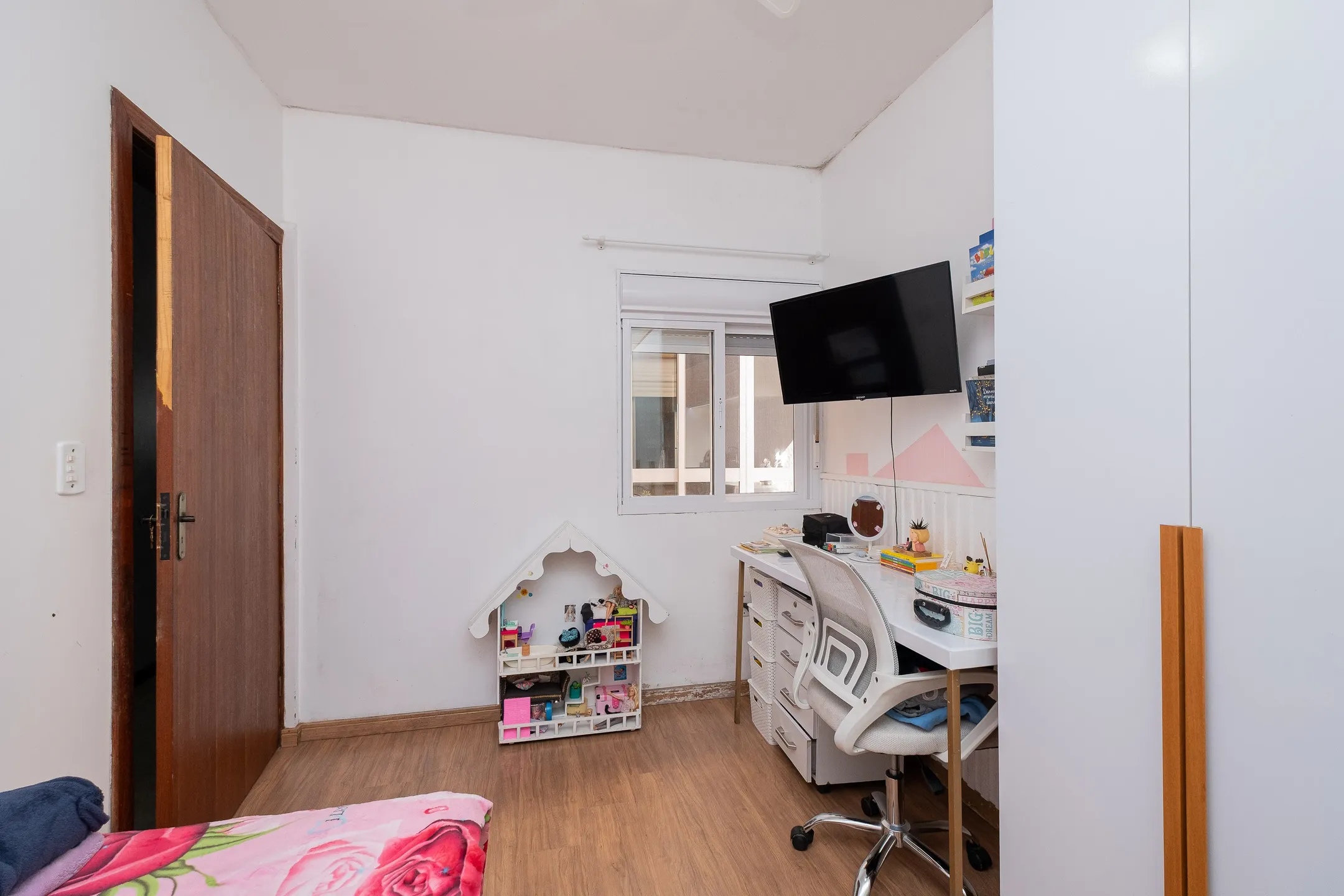 Casa à venda no Amarilis, Laranjal - 75 m², 3 quartos (sendo 1 suíte), móveis de alta qualidade, churrasqueira e 5 placas solares. - 9