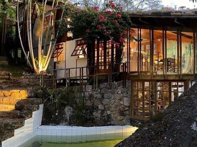 Casa com 4272m² 2 quartos e 1 banheiro, à venda, no bairro Araras em Petrópolis